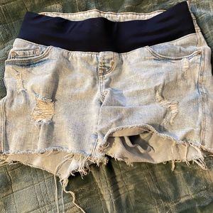 Maternity shorts